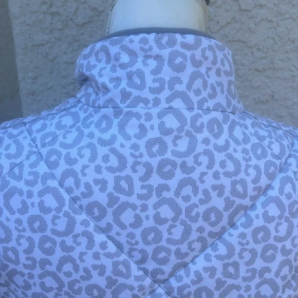 XDS By Daily Sports Animal Print Golf Vest Women's Size M - Picture 8 of 10